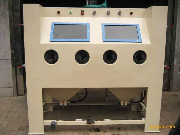 噴砂機廠家 模具噴砂機 雙槍雙工位手動噴砂機 訂制非標(biāo)噴砂機